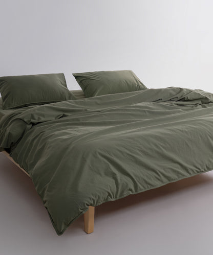 Capulet Olive stonewashed pamuk kumaşın yumuşak ve doğal dokusu