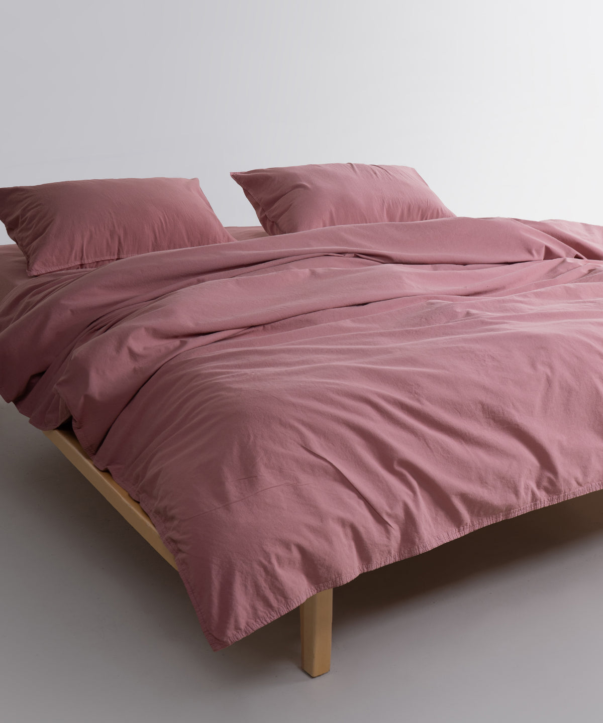 Old Rose stonewashed %100 pamuk nevresim takımı kumaş dokusu yakın çekim