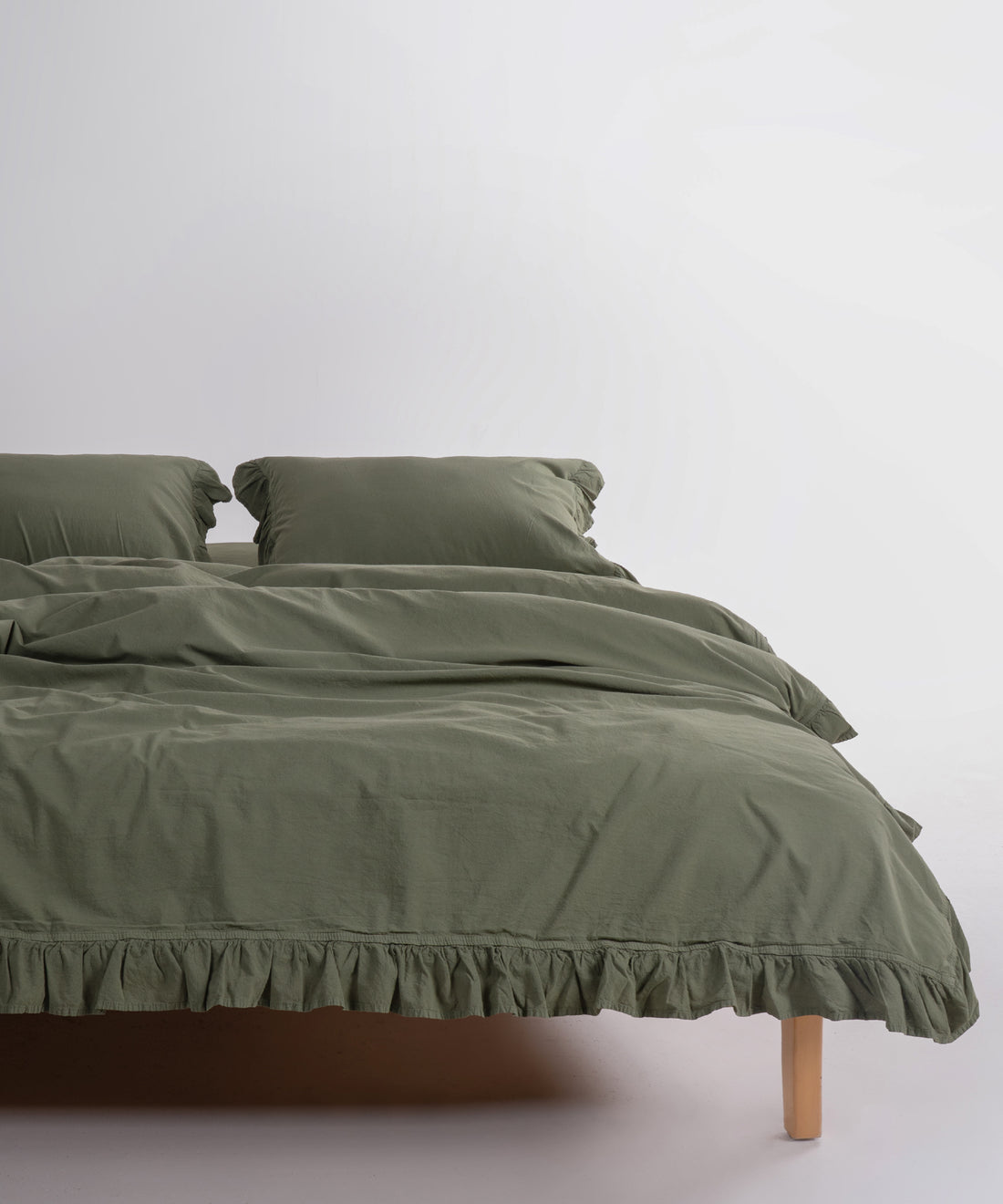 Capulet Olive stonewashed fırfırlı çift kişilik nevresim takımı genel görünüm