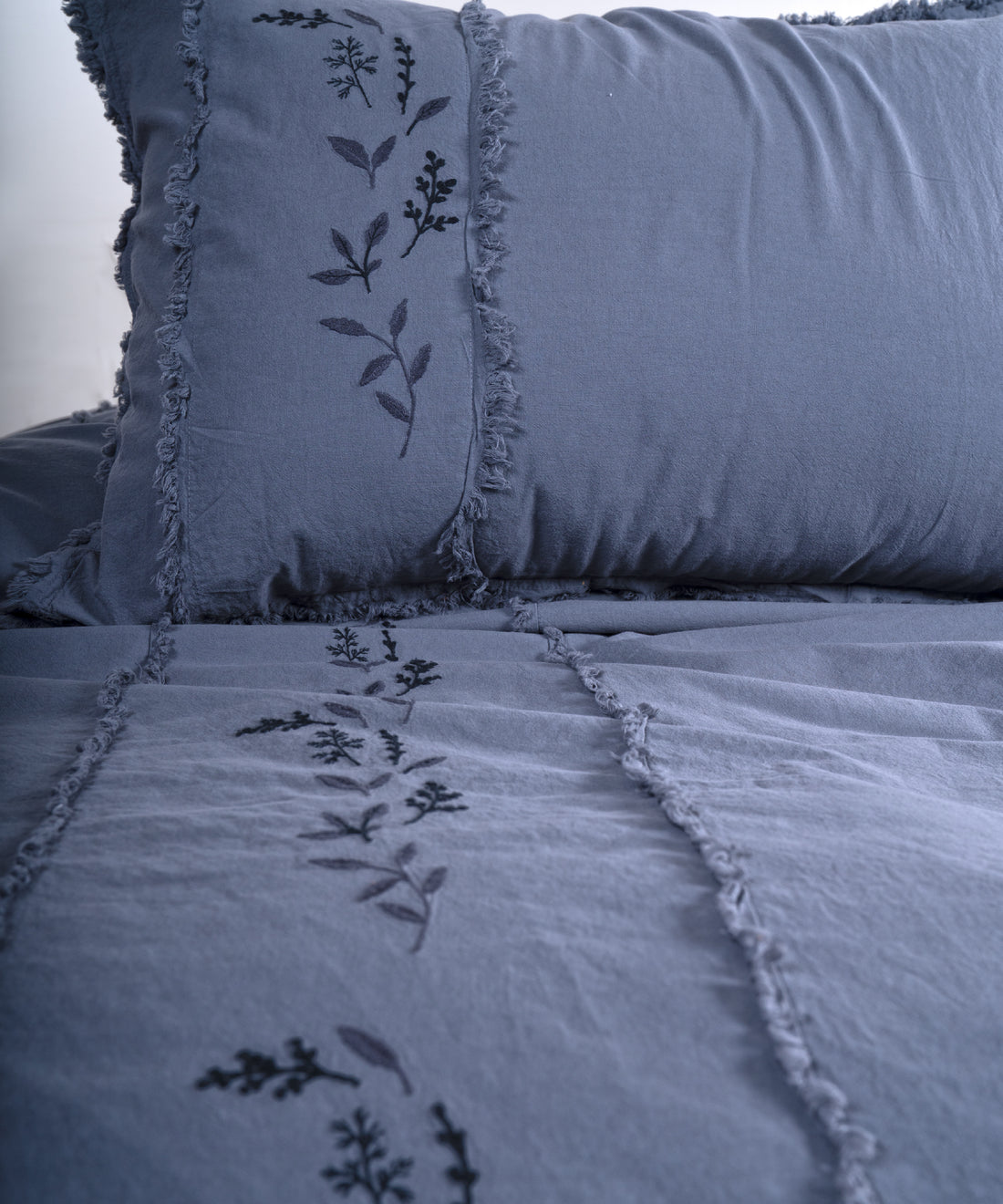 LIMASSO %100 Pamuk Stonewashed Nakışlı ve Püsküllü Nevresim Takımı - Lucyna Castle Rock