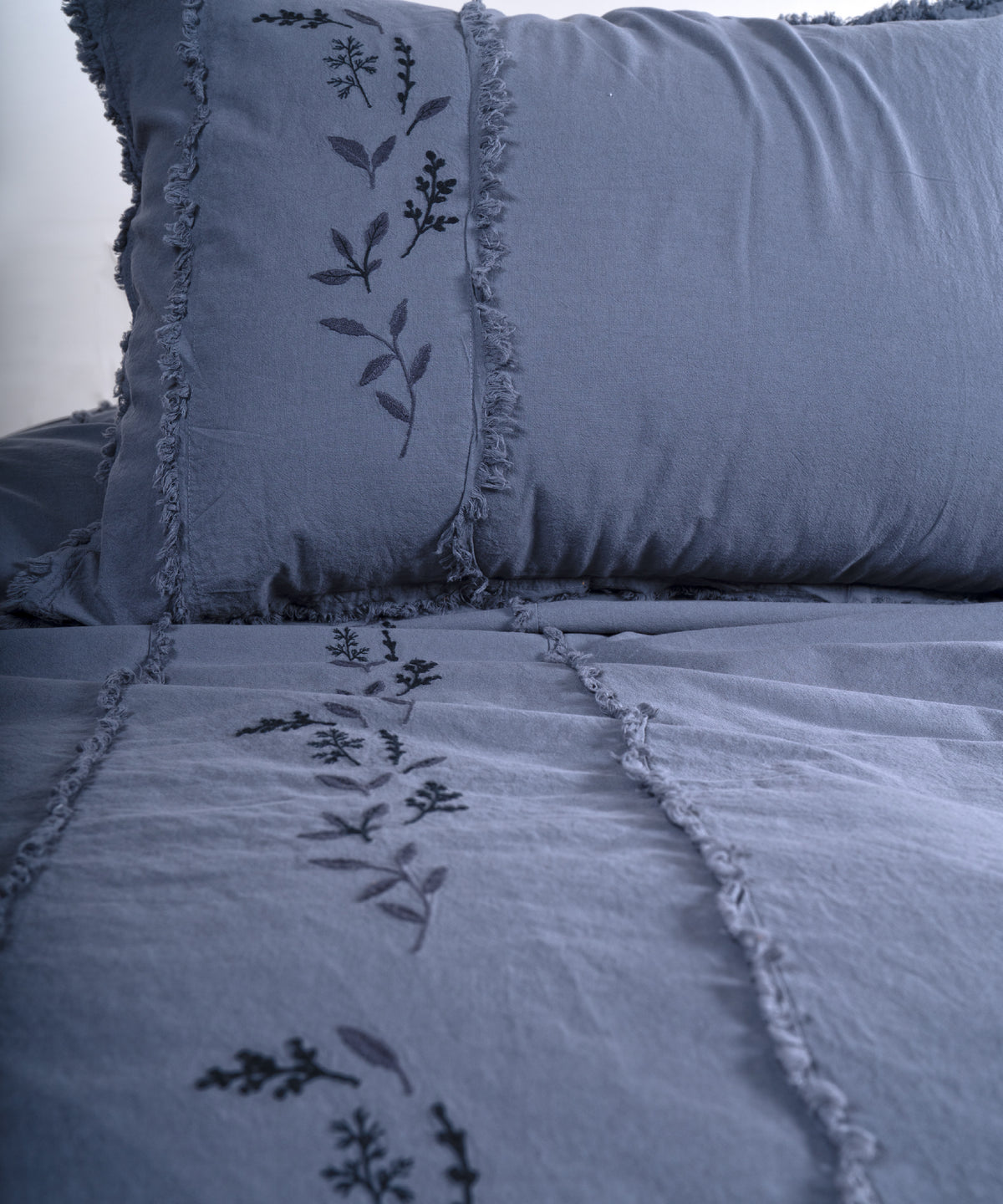 LIMASSO %100 Pamuk Stonewashed Nakışlı ve Püsküllü Nevresim Takımı - Lucyna Castle Rock