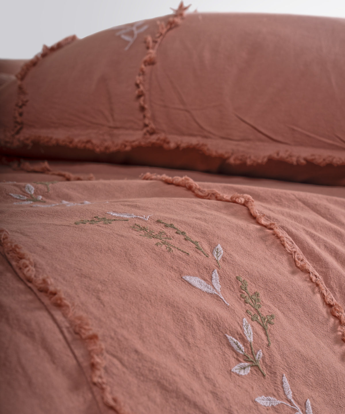 LIMASSO %100 Pamuk Stonewashed Nakışlı ve Püsküllü Nevresim Takımı - Lucyna Commercer