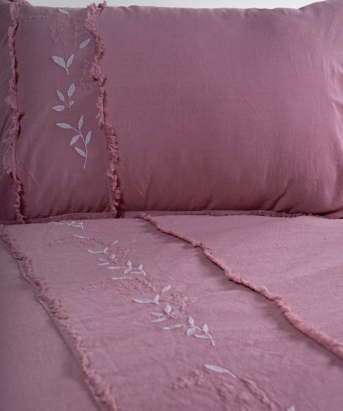LIMASSO %100 Pamuk Stonewashed Nakışlı ve Püsküllü Nevresim Takımı - Lucyna Old Rose