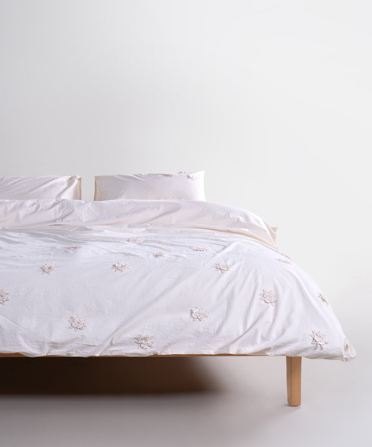 LIMASSO %100 Pamuk Garmentwashed Çiçek Dantel Detaylı Nevresim Takımı - Sienna