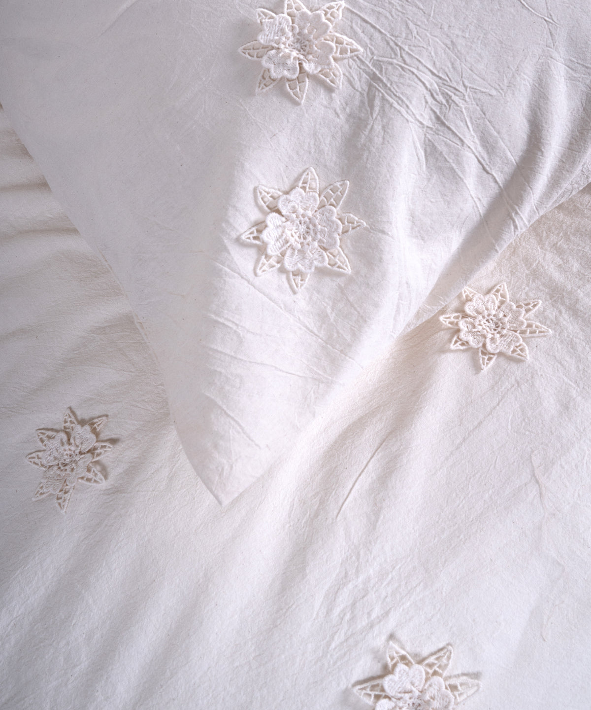 LIMASSO %100 Pamuk Garmentwashed Çiçek Dantel Detaylı Nevresim Takımı - Sienna